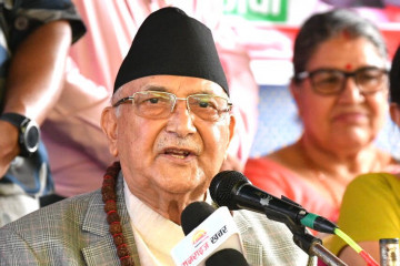 गृहजिल्ला पुगेर ओलीले भने- गठबन्धन धरापमा परिसक्यो, कुनै पनि बेला टुट्नसक्छ